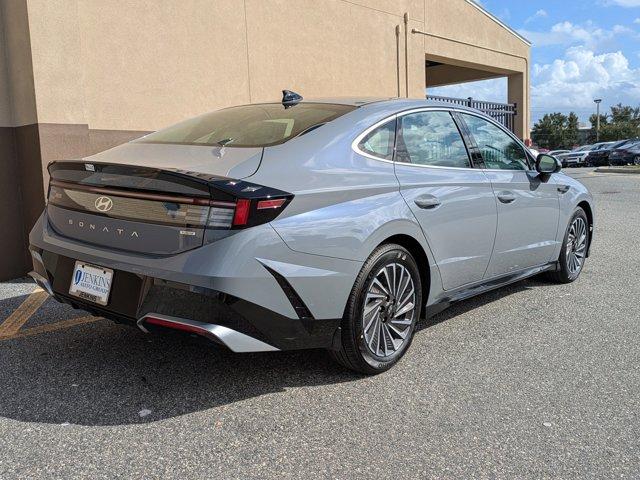 new 2025 Hyundai Sonata Hybrid car, priced at $28,665