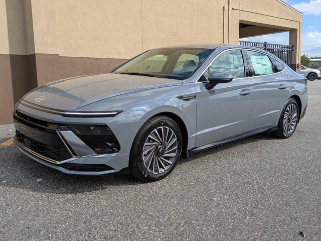 new 2025 Hyundai Sonata Hybrid car, priced at $28,665