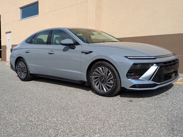 new 2025 Hyundai Sonata Hybrid car, priced at $28,665