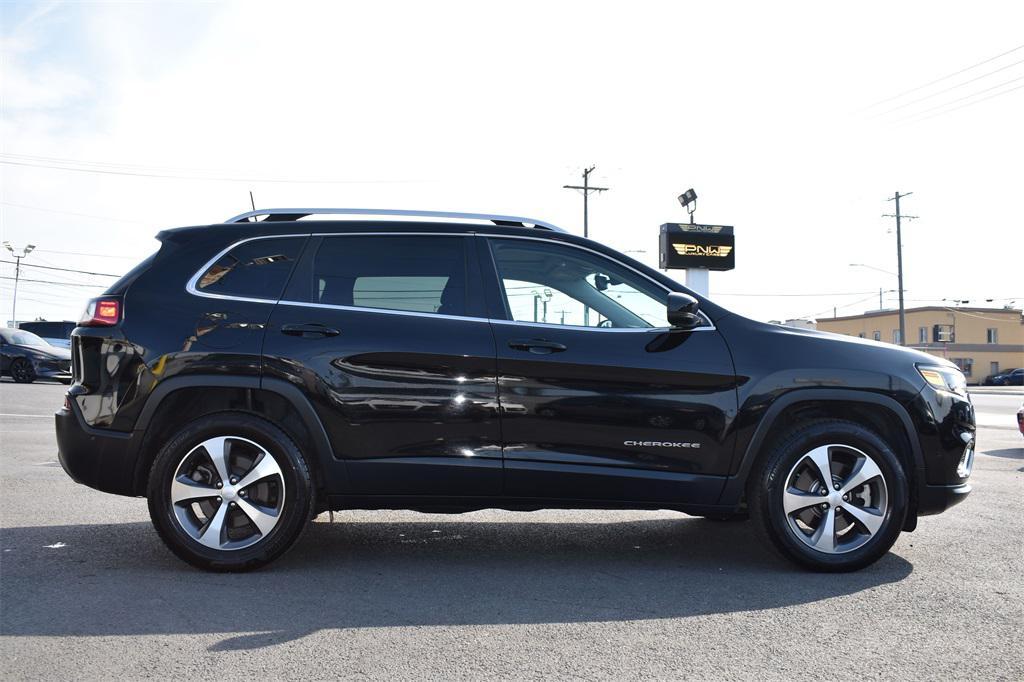 used 2021 Jeep Cherokee car, priced at $17,990