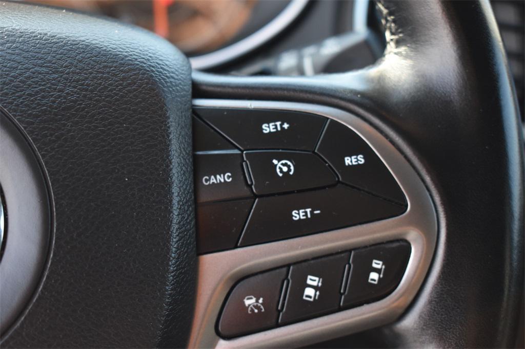 used 2021 Jeep Cherokee car, priced at $17,990