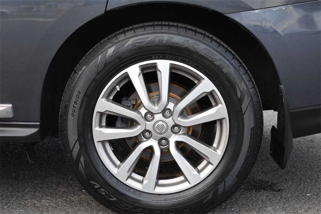 used 2014 Nissan Pathfinder car, priced at $11,990