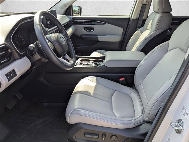 used 2025 Honda Pilot car, priced at $38,491