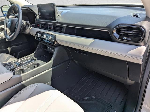 used 2025 Honda Pilot car, priced at $38,491