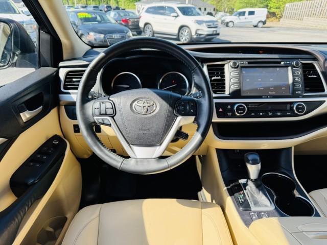 used 2015 Toyota Highlander car, priced at $18,888