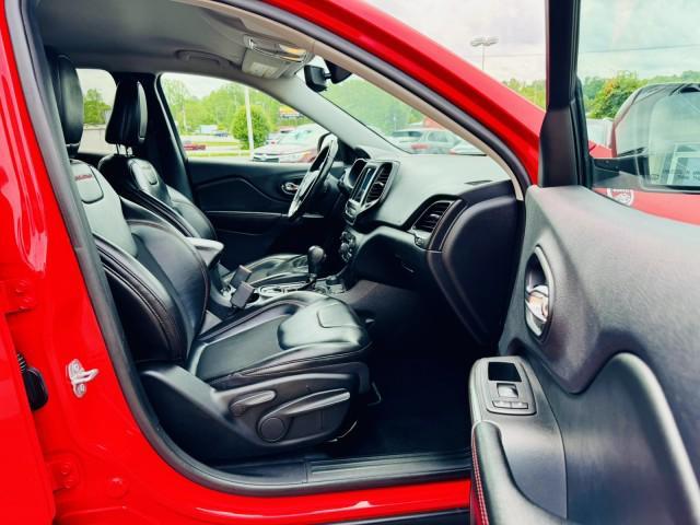 used 2019 Jeep Cherokee car, priced at $15,550