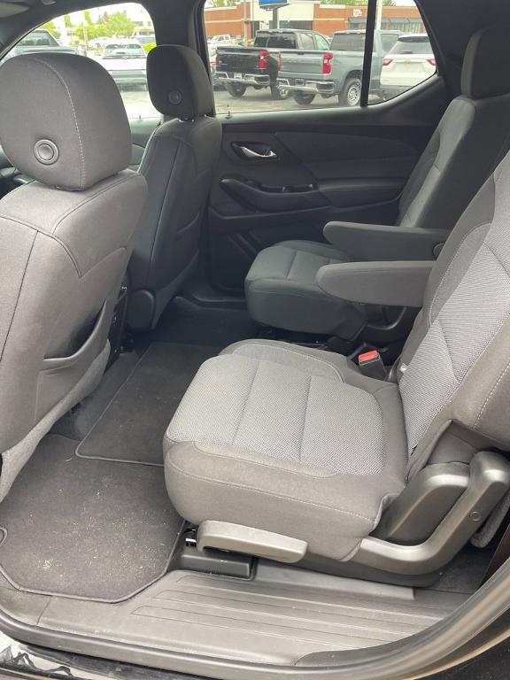 used 2023 Chevrolet Traverse car, priced at $33,498