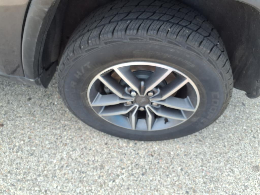 used 2021 Jeep Grand Cherokee car, priced at $17,598