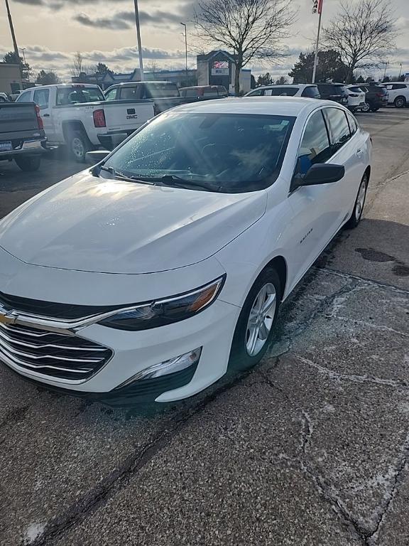 used 2019 Chevrolet Malibu car, priced at $13,900