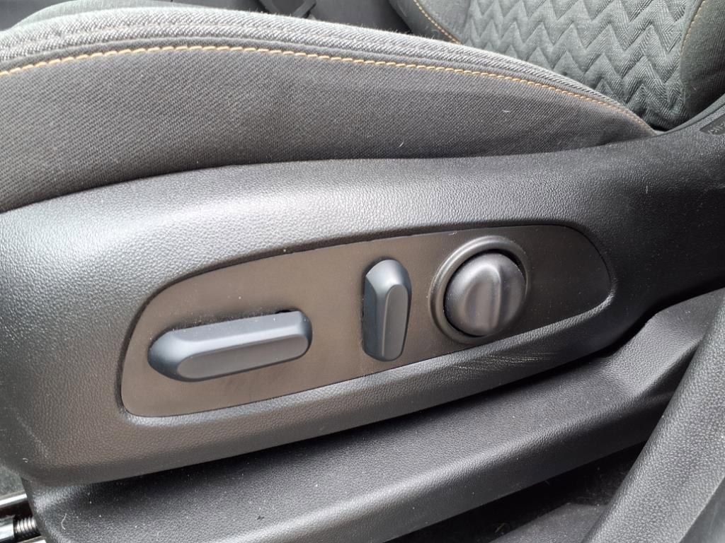 used 2024 Chevrolet Equinox car, priced at $22,998