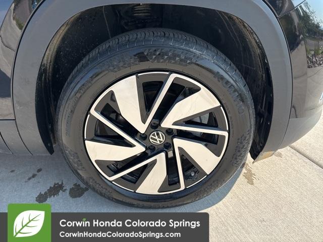 used 2024 Volkswagen Atlas car, priced at $30,100