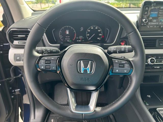 new 2025 Honda Pilot car, priced at $47,095