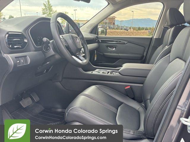 new 2025 Honda Pilot car, priced at $51,050