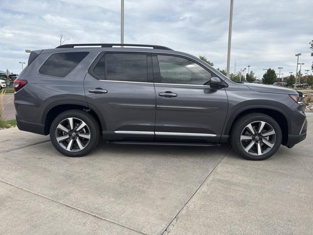 new 2025 Honda Pilot car, priced at $51,050