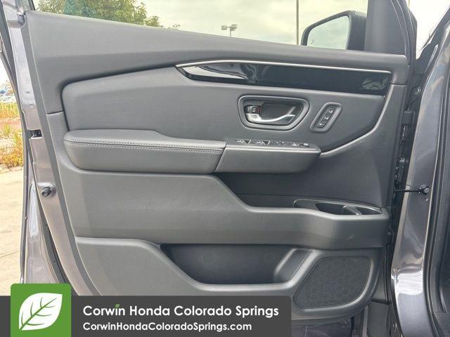 new 2025 Honda Pilot car, priced at $51,050