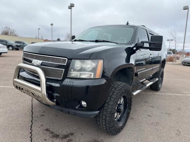 used 2007 Chevrolet Suburban car, priced at $14,000