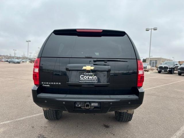 used 2007 Chevrolet Suburban car, priced at $14,000