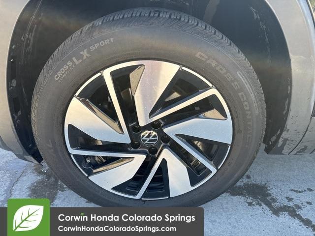 used 2024 Volkswagen Atlas car, priced at $30,700