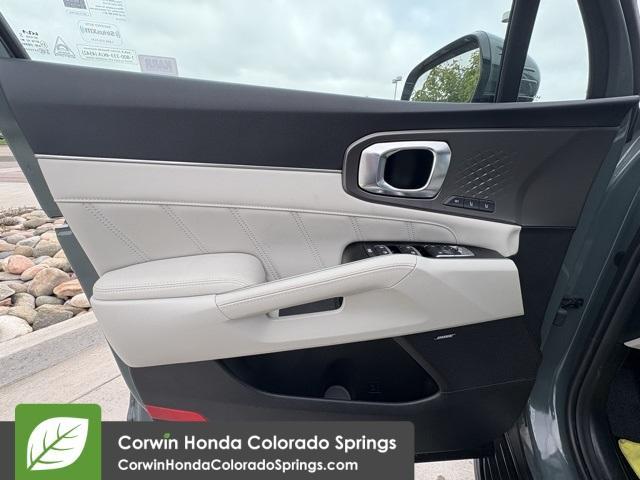 used 2025 Kia Sorento Hybrid car, priced at $41,000