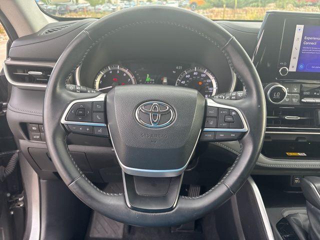 used 2024 Toyota Highlander car, priced at $39,500