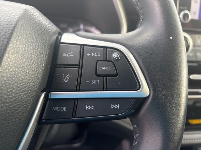 used 2024 Toyota Highlander car, priced at $39,500