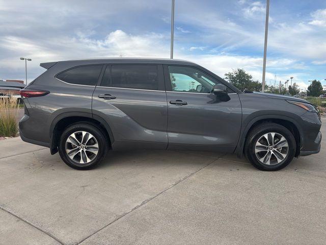 used 2024 Toyota Highlander car, priced at $39,500
