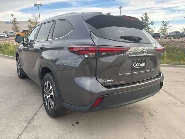 used 2024 Toyota Highlander car, priced at $39,500