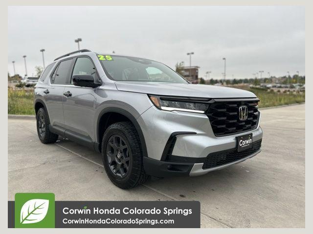 used 2025 Honda Pilot car, priced at $42,850