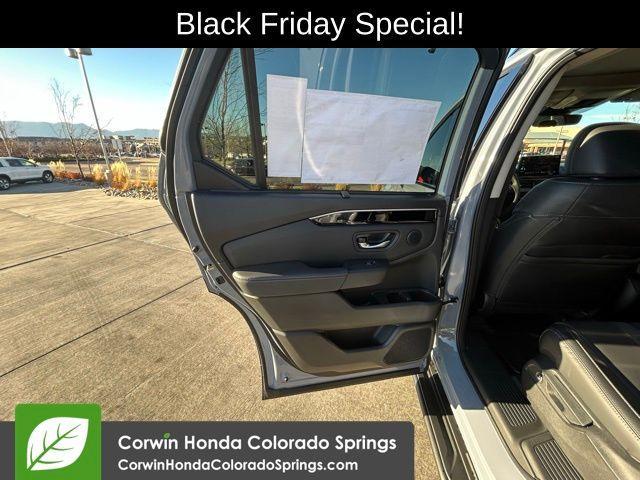 new 2025 Honda Pilot car, priced at $51,550