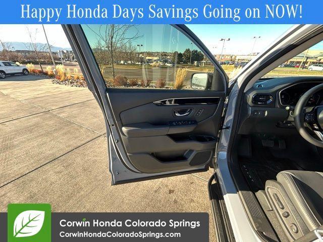 new 2025 Honda Pilot car, priced at $51,550