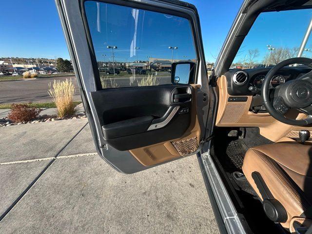 used 2015 Jeep Wrangler Unlimited car, priced at $21,900
