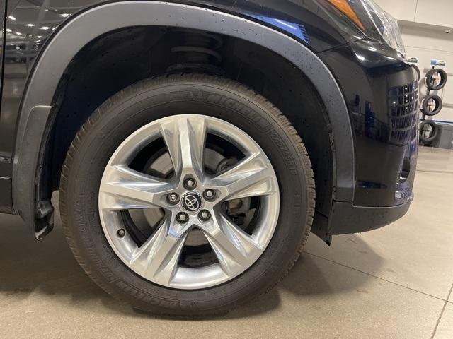 used 2019 Toyota Highlander car, priced at $27,780