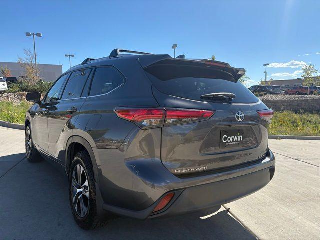 used 2022 Toyota Highlander car, priced at $33,000