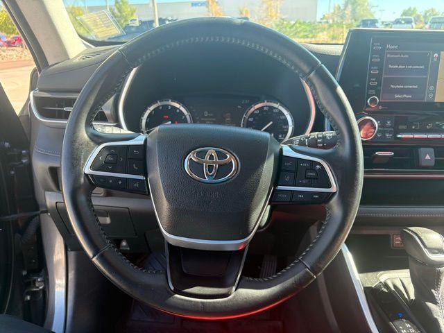 used 2022 Toyota Highlander car, priced at $33,000