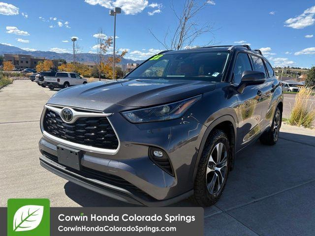 used 2022 Toyota Highlander car, priced at $33,000