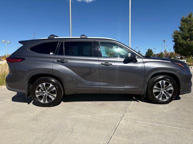 used 2022 Toyota Highlander car, priced at $33,000
