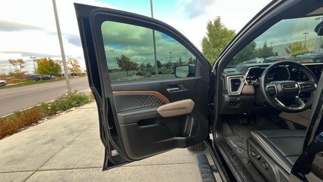 used 2023 GMC Canyon car, priced at $39,900