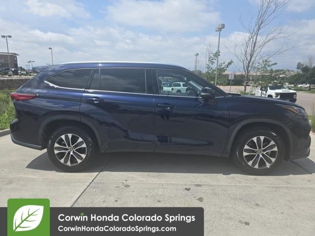 used 2020 Toyota Highlander car, priced at $31,000