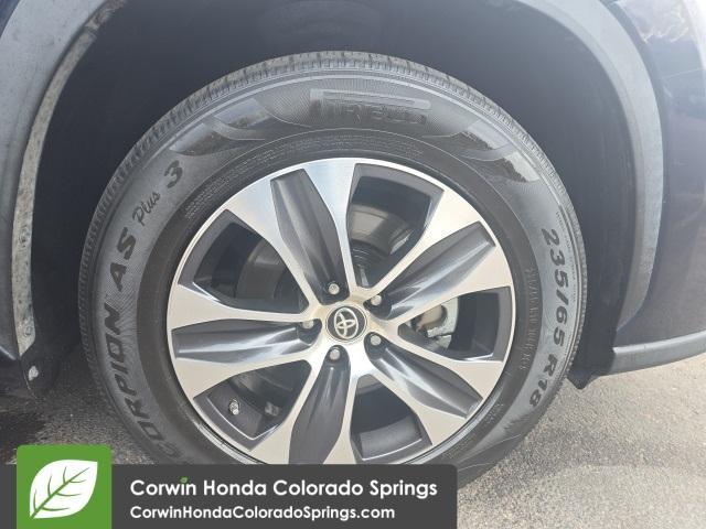 used 2020 Toyota Highlander car, priced at $31,000