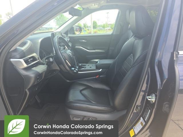 used 2020 Toyota Highlander car, priced at $31,000