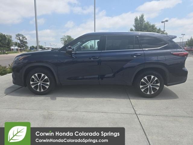 used 2020 Toyota Highlander car, priced at $31,000