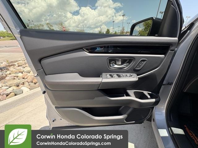 new 2025 Honda Pilot car, priced at $50,850
