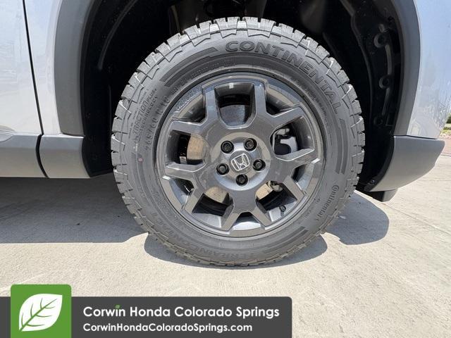 new 2025 Honda Pilot car, priced at $50,850