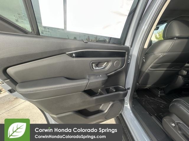 new 2025 Honda Pilot car, priced at $53,405