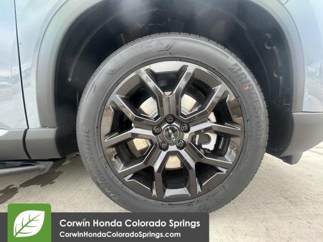 new 2025 Honda Pilot car, priced at $53,405
