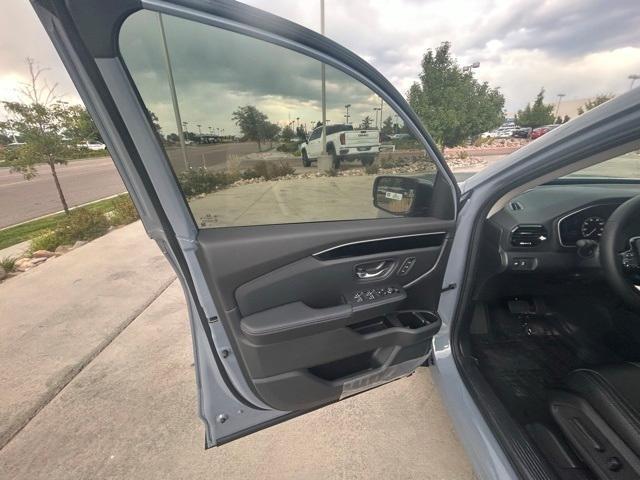 new 2025 Honda Pilot car, priced at $53,405