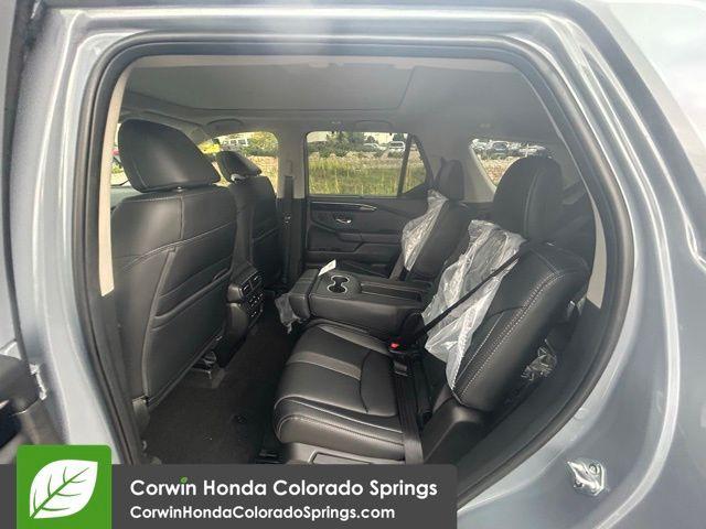 new 2025 Honda Pilot car, priced at $53,405