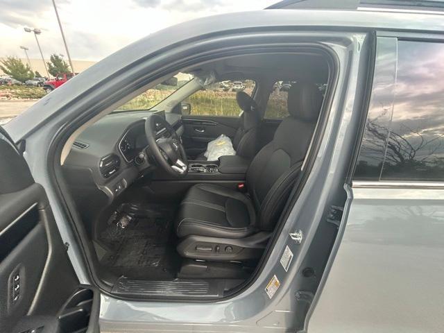 new 2025 Honda Pilot car, priced at $53,405