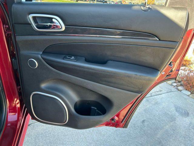 used 2015 Jeep Grand Cherokee car, priced at $14,000