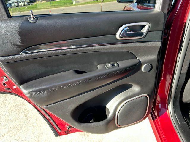 used 2015 Jeep Grand Cherokee car, priced at $14,000